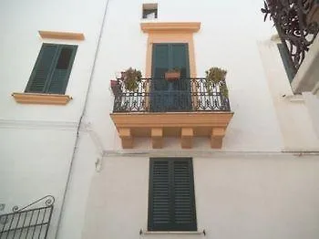 לינה וארוחת בוקר Palazzo Rocci 3*