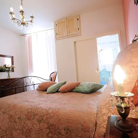 Bed & Breakfast Palazzo Rocci 3*